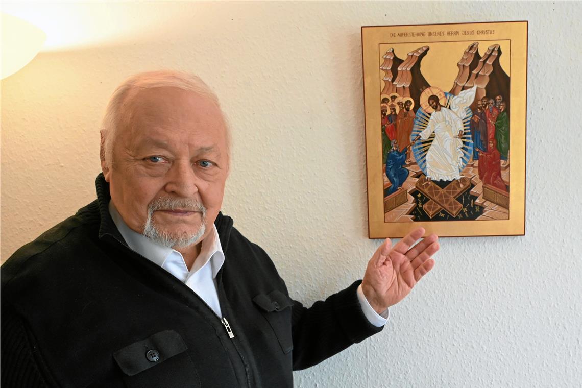 Bilder als Begegnung mit dem Göttlichen Bernhard Lüdecke hat im Kloster Schöntal spontan einen Kurs zur Ikonenmalerei belegt. Seither lässt ihn das Thema nicht mehr los. Er hat selbst bereits rund 120 Bilder angefertigt. Foto: Elisabeth Klaper