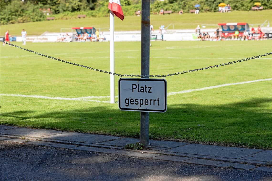 TSG Backnang: Trotz Pilzbefall findet das Rems-Murr-Duell statt Fürs Training gesperrt, für Spiele freigegeben: Das Etzwiesenstadion. Foto: Jörg Fiedler