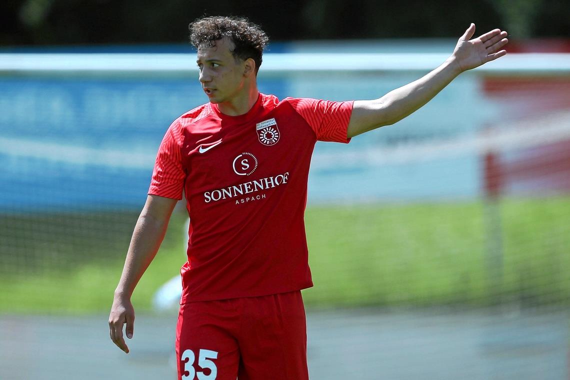 Großaspach verpflichtet Fabian Messina Großaspachs Zugang Fabian Messina hat bereits bei der Testpartie in Freiberg mitgespielt. Foto: Imago
