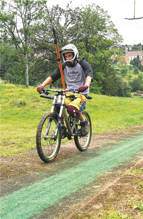 In den Sommermonaten wird der Skilift von den Longboardern und Mountainbikern gerne genutzt.