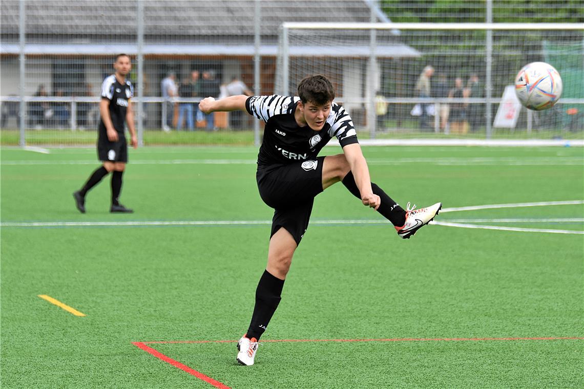 Fußball-Kreisligen B 2 und B 5: Eine Saison ohne große Favoriten Rainer Manz und die SKG Erbstetten werden von vielen Konkurrenten als Aufstiegskandidat gesehen. Foto: Tobias Sellmaier