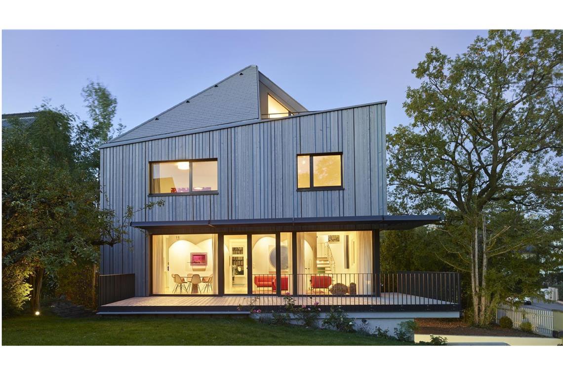 7 der besten Ideen für Wohnzimmer in Stuttgarter Architektenhäusern . . . die Architektin Aline Schmid, die Tochter der Bauherrschaft, entworfen hat.