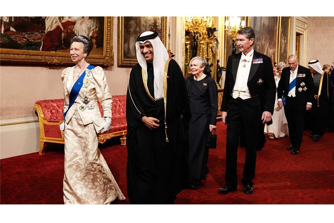 Die Beckhams füllen die Glamour-Lücke ... die Windsors waren aber zusätzlich durch Prinzessin Anne und ihren Mann Timothy Laurence...