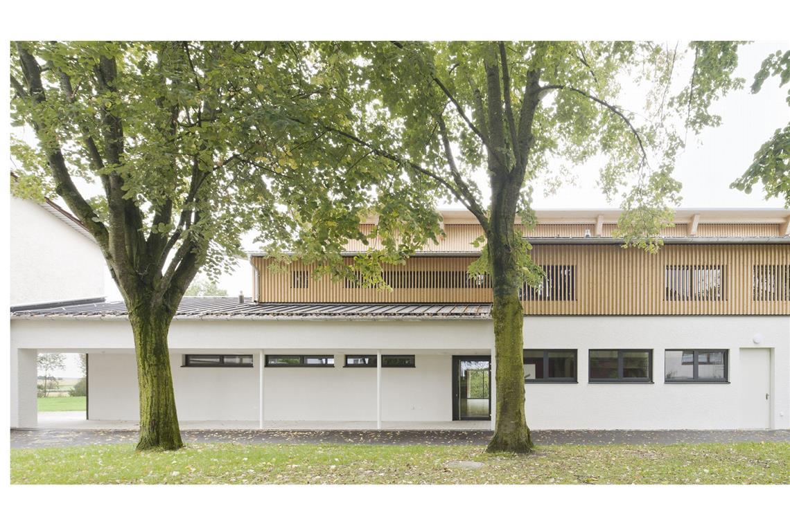 Junge Stuttgarter Architekten entwerfen ein Haus fürs ganze Dorf . . . nach dem Umbau mit Aufstockung.