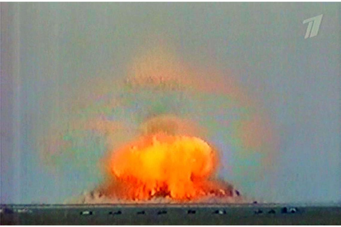 In Messines reißt die größte Explosion des Ersten Weltkriegs 10.000 Deutsche in den Tod 11. September 2007: „Vater aller Bomben“: Die größte konventionelle Bombe aller Zeiten wurde 2007 zu Testzwecken von Russland gezündet. Sprengkraft: 44 Tonnen TNT.