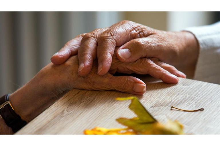 1,2 Millionen Menschen sind in Deutschland von Alzheimer betroffen (Symbolbild).
