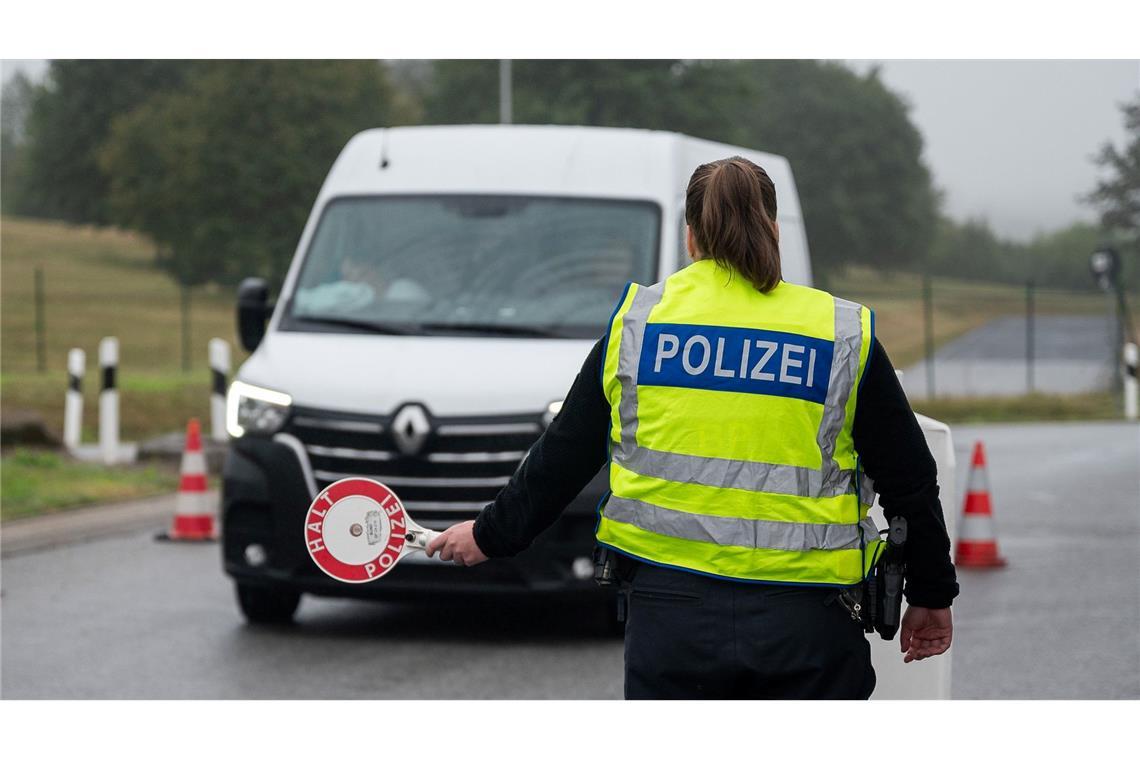 140 Tage Grenzkontrollen: 13.800 Menschen zurückgewiesen 140 Tage nach Start der Grenzkontrollen an allen deutschen Grenzen zieht die Bundespolizei Bilanz. (Archivbild)