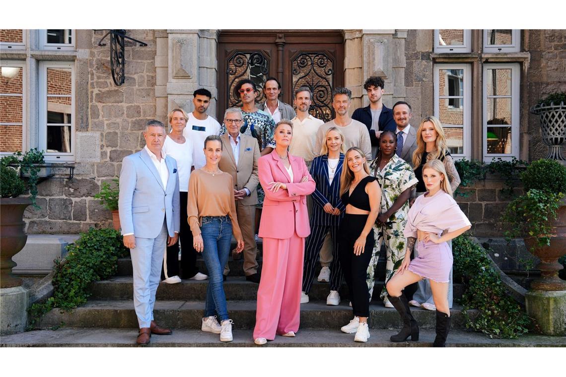Promis, Lügen, Intrigen: So wird die neue "Verräter"-Staffel 16 Promis ziehen bei "Die Verräter" auf ein geheimnisvolles Schloss. (Handout)