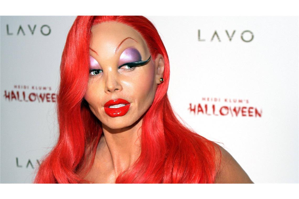 Heidis Klums Halloween-Kostüme: Die spektakulären Looks der vergangenen 25 Jahre 2015 erschien Heidi Klum als Kultfigur Jessica Rabbit zu ihrer Halloween Party.