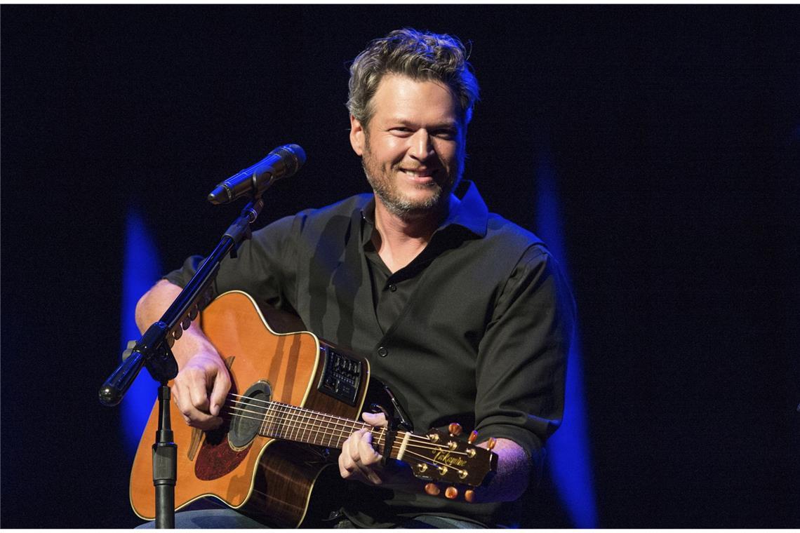 John Krasinski und seine – teils fragwürdigen – Vorgänger 2017: Blake Shelton