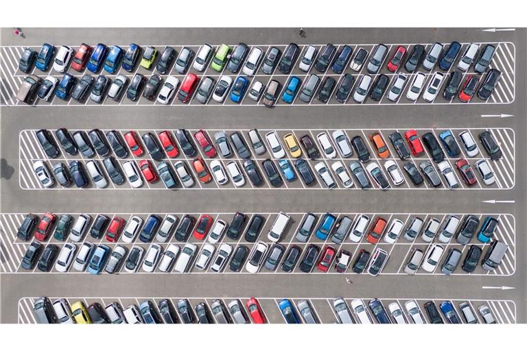 2021 bis 2024 hatten die Einnahmen der Kfz-Versicherer nicht ausgereicht, um die Aufwendungen für Schäden, Verwaltung und Vertrieb zu decken. (Symbolbild)
