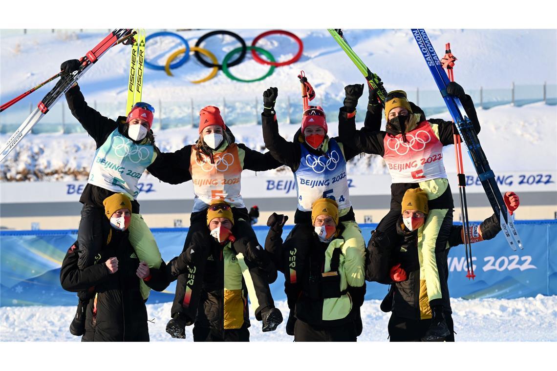 2022 gab es für Preuß (2. von links) mit den deutschen Staffel-Frauen Bronze. (Archivbild)