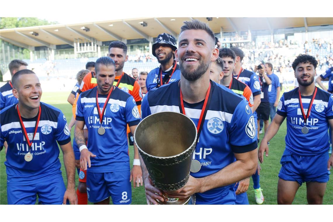 2022 holte David Braig mit den Stuttgarter Kickers letztmals den WFV-Pokal.