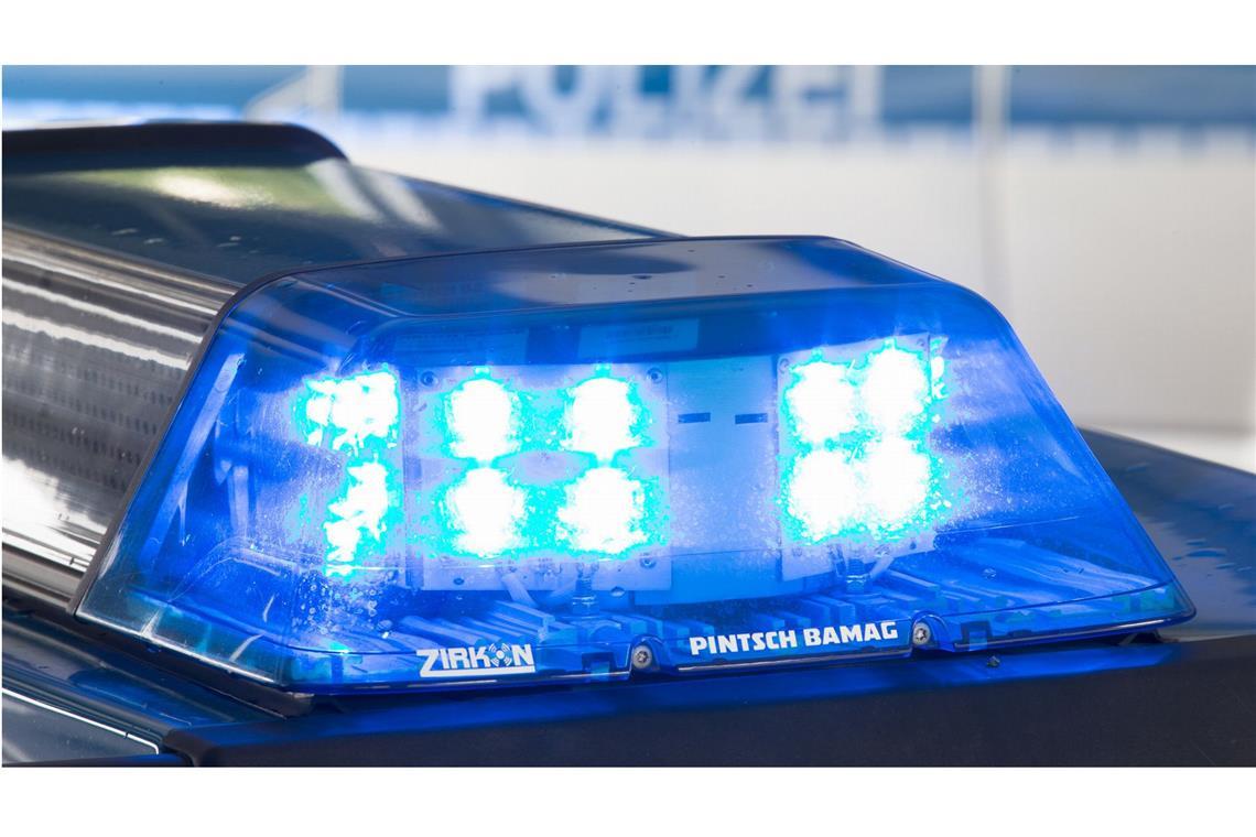 Generalstaatsanwalt ermittelt nach Brand von Polizeiautos 23 Dienstfahrzeuge wurden in Brand gesetzt (Symbolbild).