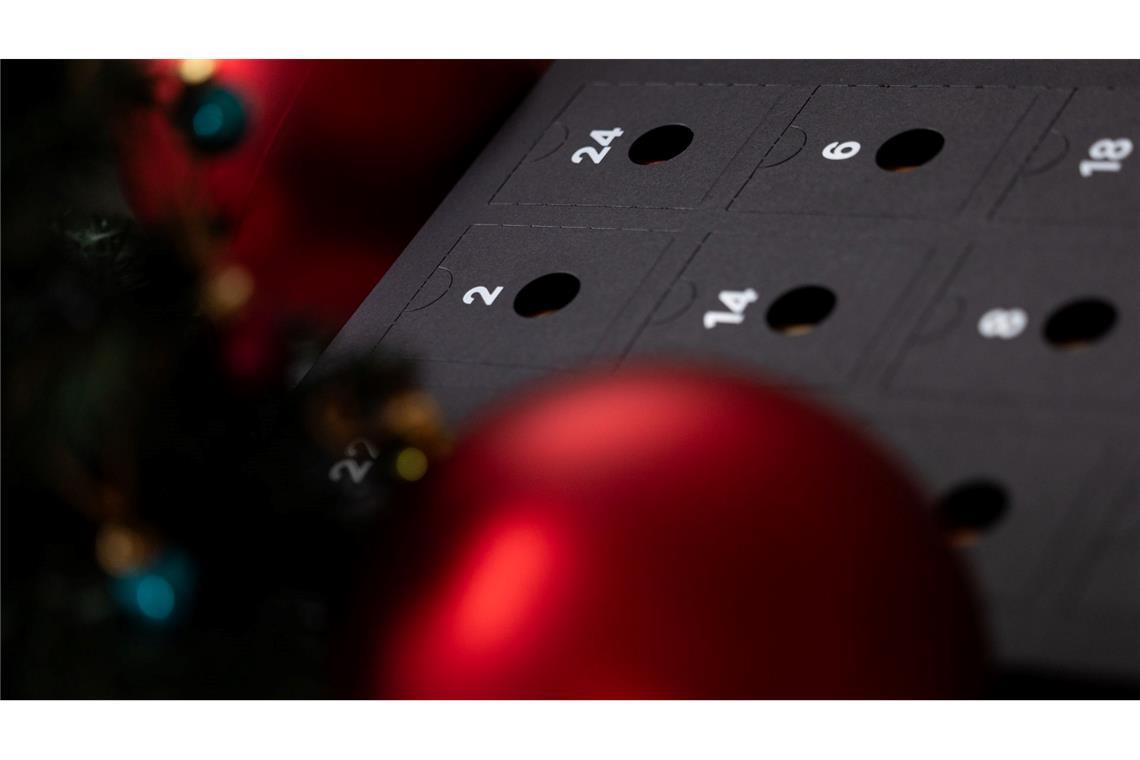 Adventskalender ohne Schokolade: Drei Trends für Erwachsene 24 Mal edle Nüsse und Knabbereien für über 100 Euro: Exklusive Adventskalender liegen im Trend.