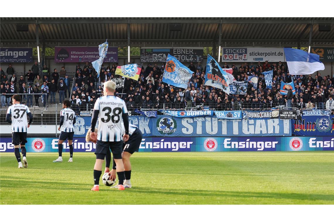 3280 Zuschauer kamen auf die Waldau.