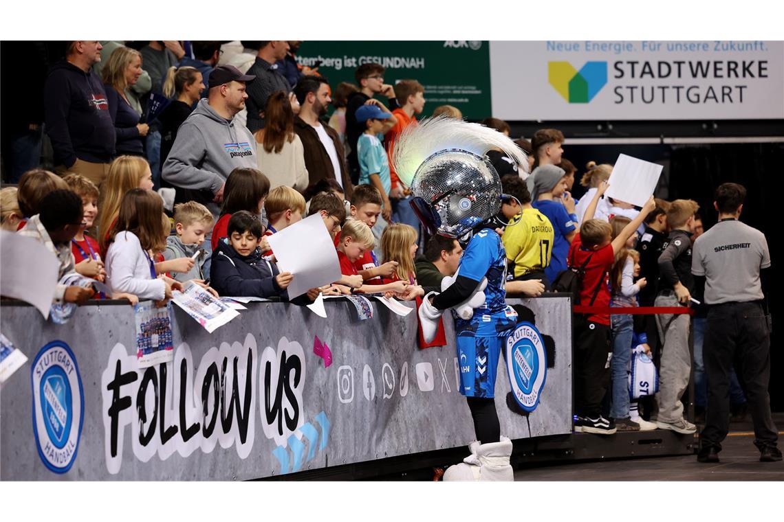 3885 Zuschauer waren in der Porsche-Arena.