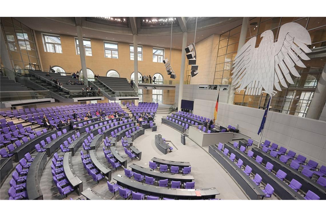 630 Sitze, 29 Parteien, 4.506 Kandidaten: Zahlen zur Wahl 41 Parteien hat der Bundeswahlausschuss zur Wahl am 23. Februar zugelassen.
