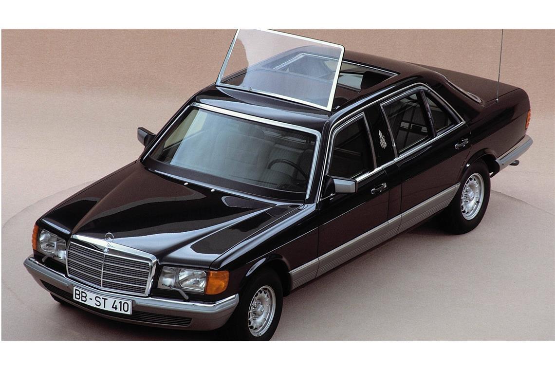 Dieses E-Auto ist Mercedes heilig – Franziskus fährt jetzt G-Klasse 500 SEL: Johannes Paul II. griff 1985 wieder auf eine klassische Limousine zurück.
