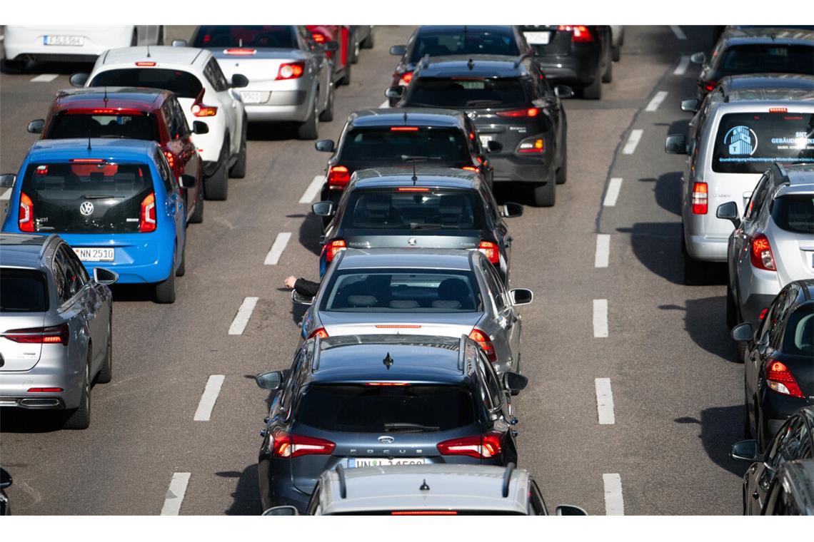 Der größte Feind des Autos 895 000 Kilometer Stau wurden 2024 auf den Autobahnen gezählt.895.000 Kilometer wurden vergangenes Jahr auf den Autobahnen gezählt.