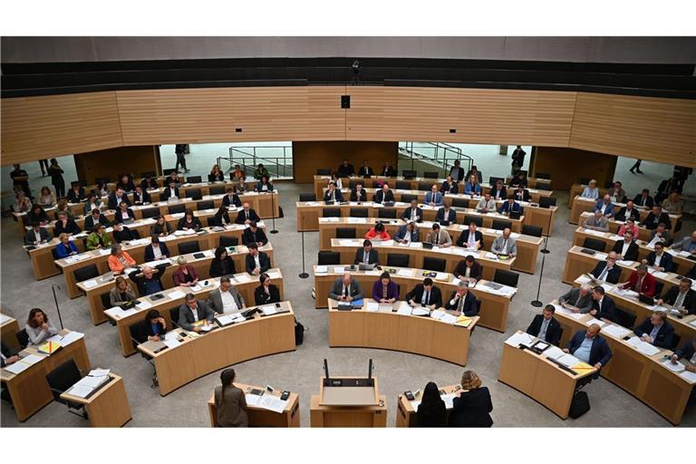 Ab Juli bekommen die Parlamentarier in Baden-Württemberg mehr Geld.