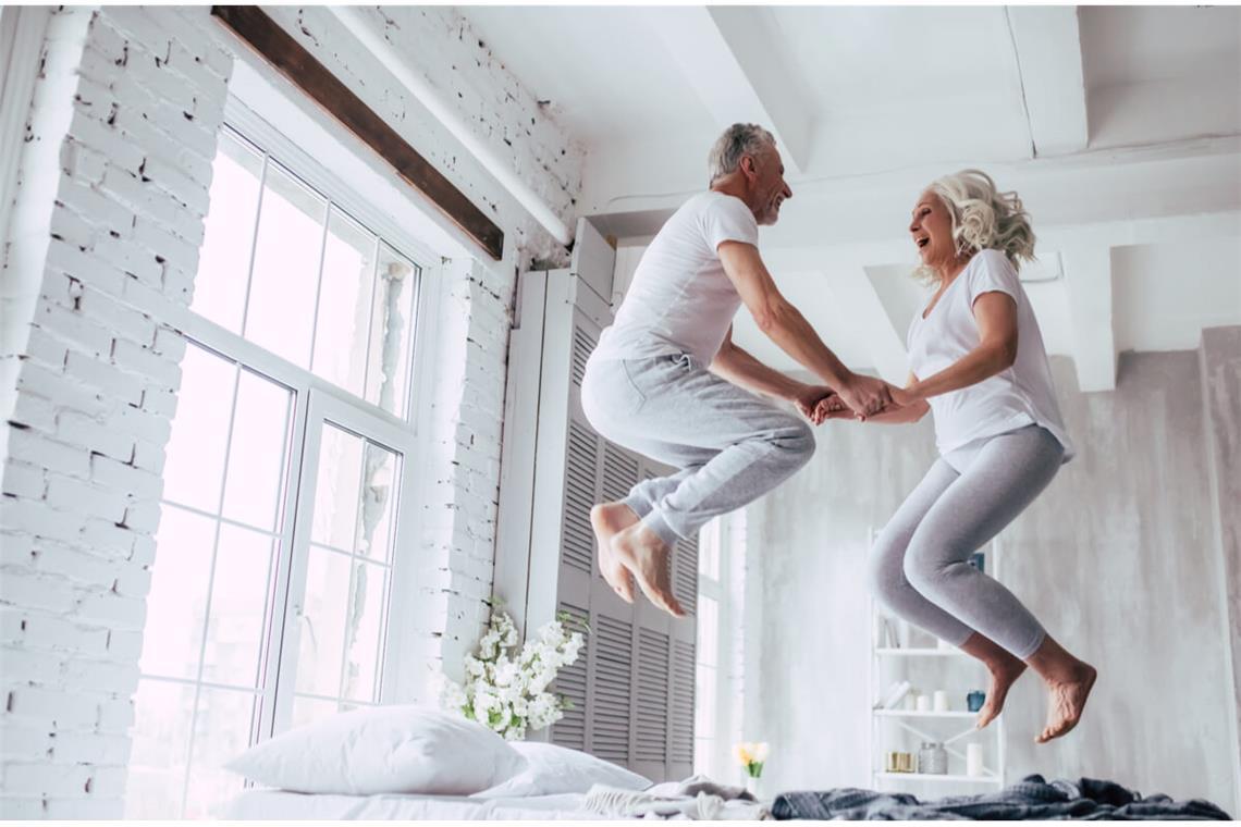 Abnehmen im Alter ist möglich und wichtig für die Gesundheit. Entdecken Sie 10 effektive Tipps, um auch im höheren Lebensalter gesund und nachhaltig Gewicht zu reduzieren.