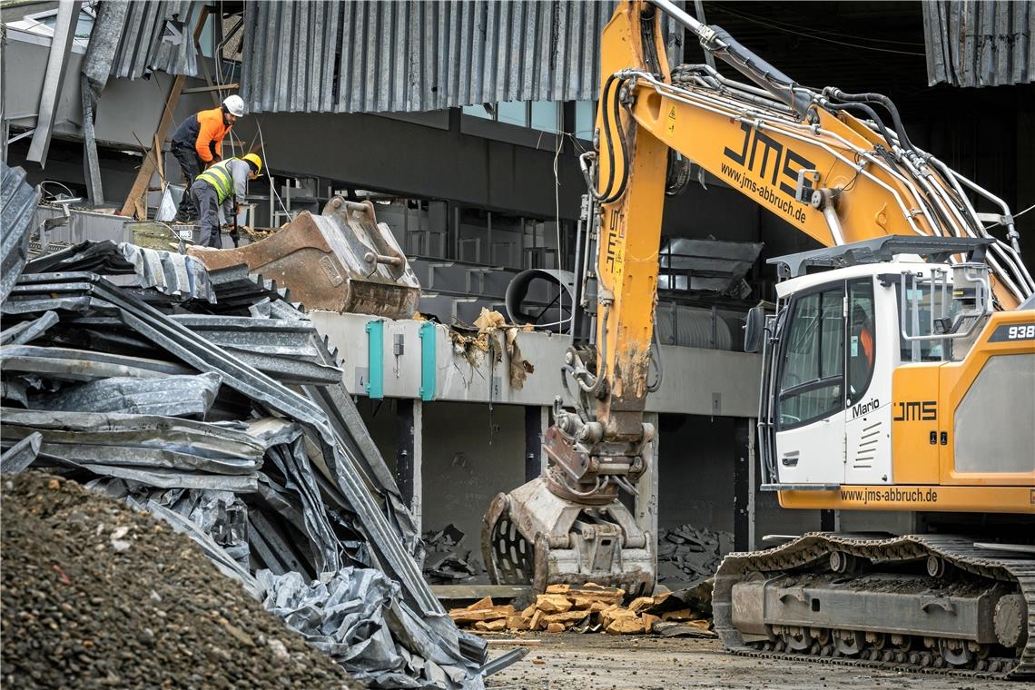 Abrissarbeiten an der Karl-Euerle-Halle in Backnang