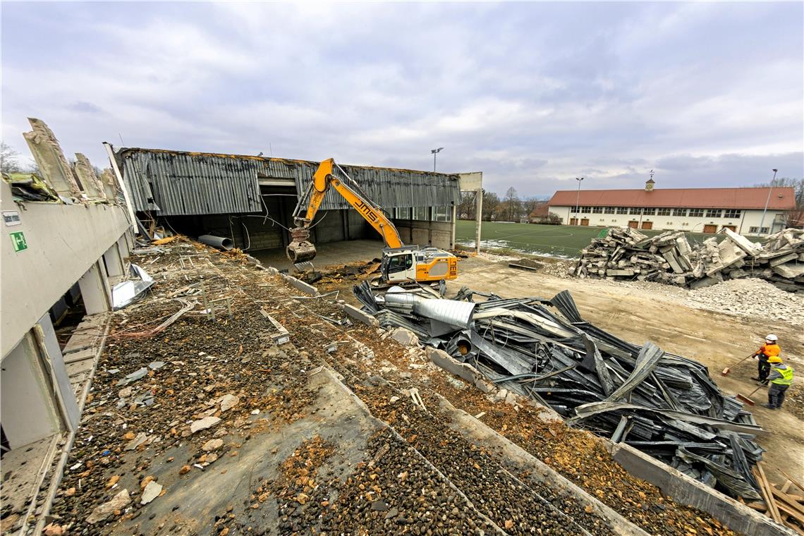 Abrissarbeiten an der Karl-Euerle-Halle in Backnang