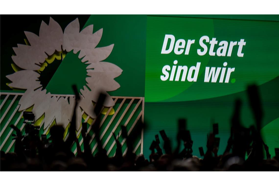 "Team Robert": Habeck führt Grüne in den Wahlkampf Abschaffen wollen die Grünen die Schuldenbremse nicht - aber reformieren.