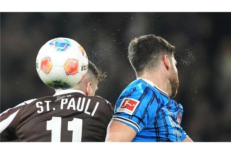 Abstiegskampf pur: Fast die Hälfte der Bundesliga-Clubs bangt noch. (Archivbild)