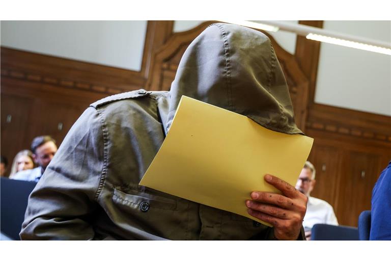 Abu Walaa, verurteilter IS-Terrorist und früherer IS-Statthalter in Deutschland, scheitert mit Klage gegen seine Ausweisung.