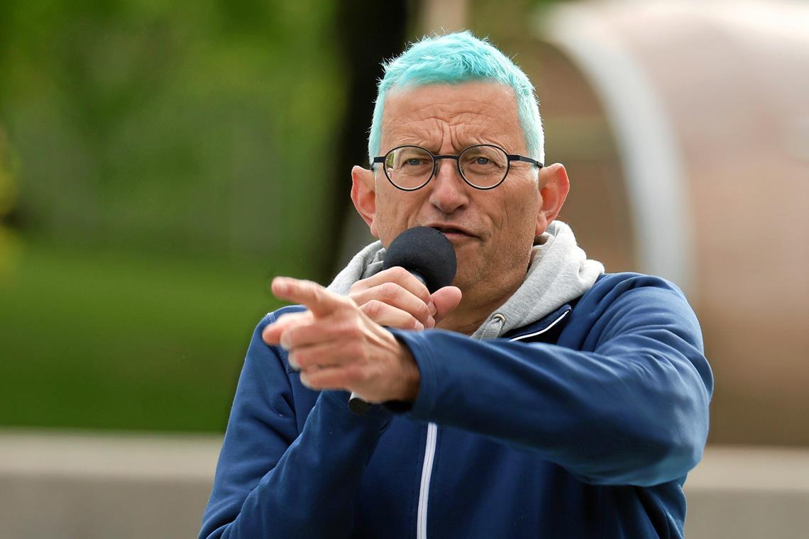 Mit „the Voice of Triathlon“ durch den Backnanger Citytriathlon Achim Seiter sagt, wo es langgeht – nicht nur beim Backnanger Citytriathlon.