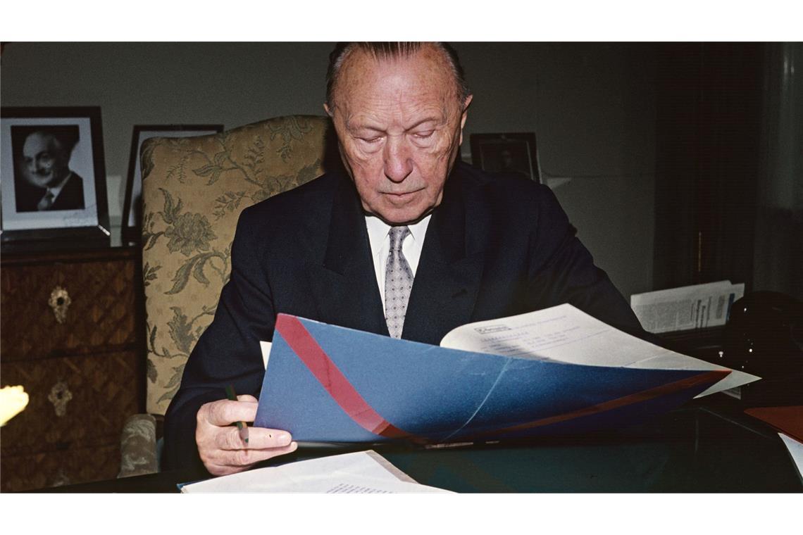Dobrindt fordert Vertrauensfrage "so schnell wie möglich" Adenauer prägte den Wiederaufbau und die Westintegration Deutschlands. (Archivbild)