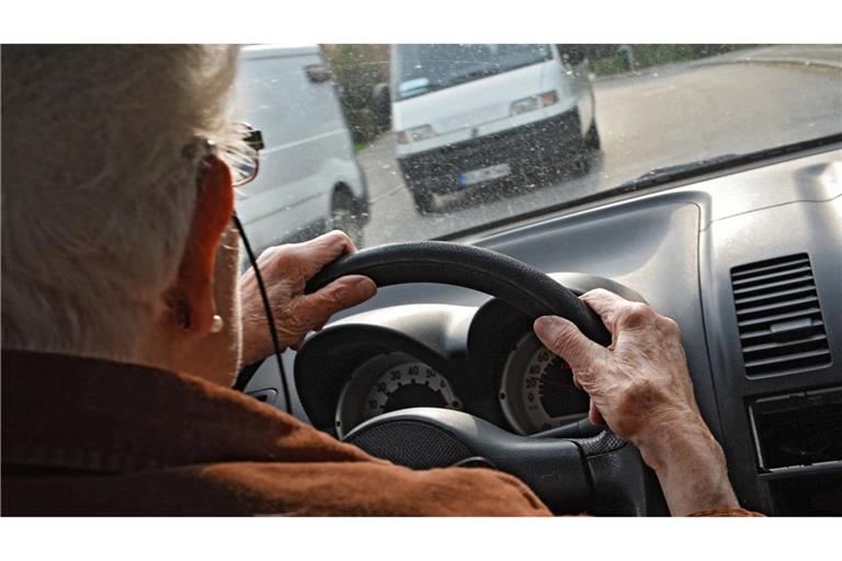 Ältere Autofahrer müssen keinen Gesundheitstest machen. (Symbolbild)