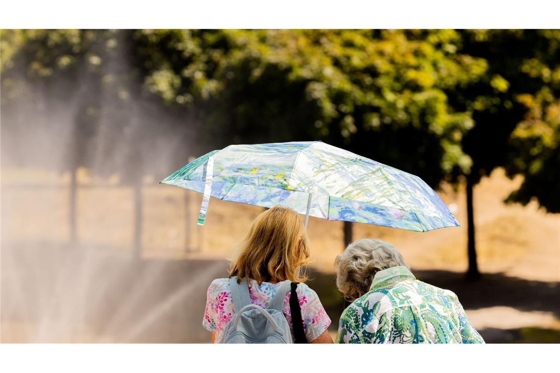 Erde am Limit – Klimakrise kostet Millionen von Leben Ältere und pflegebedürftige Menschen sind bei Hitze besonders gefährdet. (Illustration)