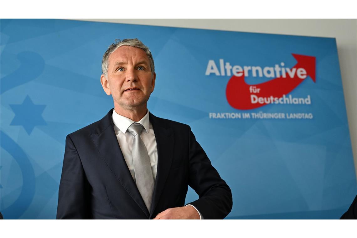 Höcke: AfD will Erfurt zum Abschiebeflughafen ausbauen AfD-Fraktionschef Björn Höcke will den Flughafen in Erfurt für Abschiebeflüge ausbauen.