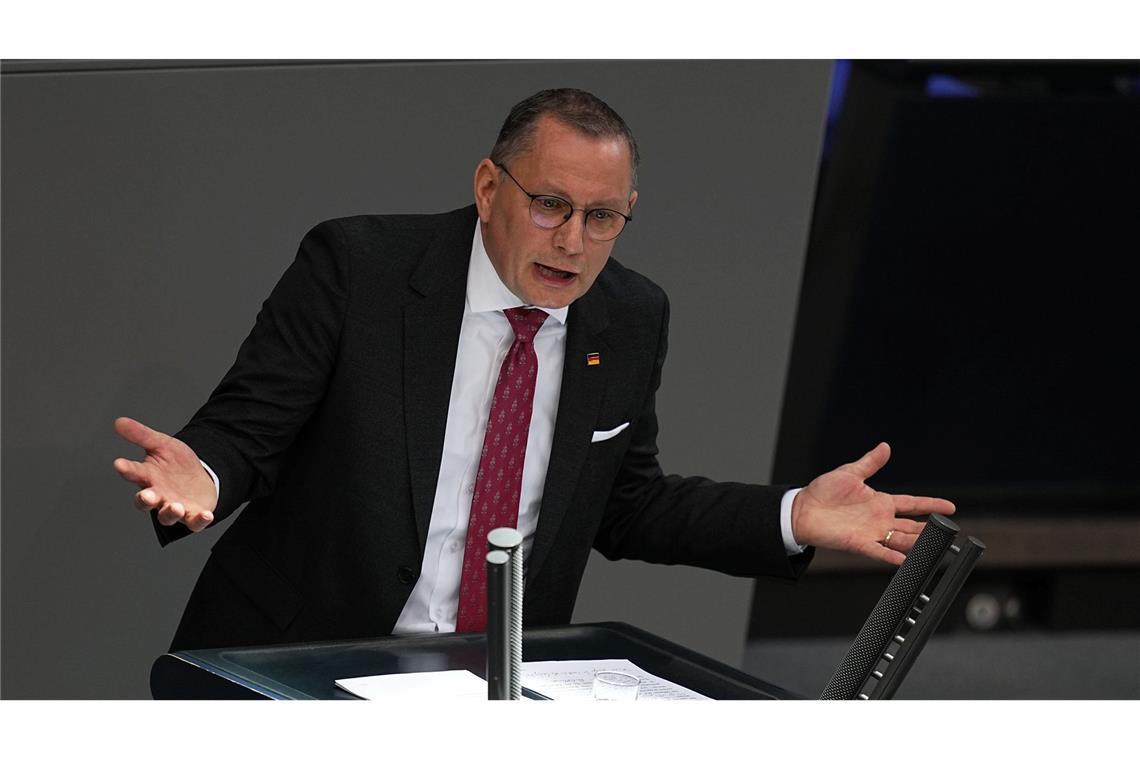 Bundestag stimmt für historisches Schuldenpaket AfD-Fraktionschef Chrupalla warnt vor ausufernden Schulden.
