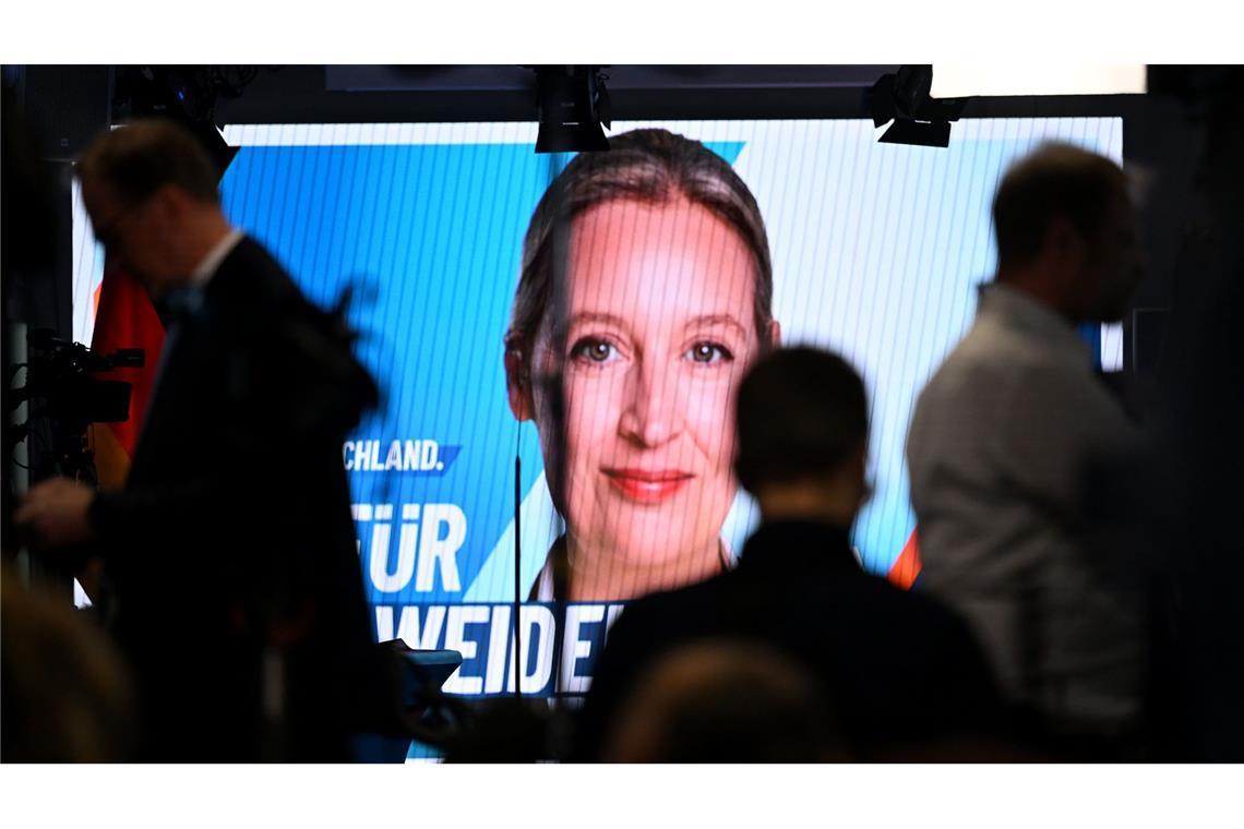 Politikwissenschaftler zur AfD: „Das ist nicht nur ein Ost-Phänomen“ AfD-Parteichefin Alice Weidel holte zwar kein Direktmandat im Bodenseekreis, zieht aber über die Zweitstimme in den Bundestag ein.