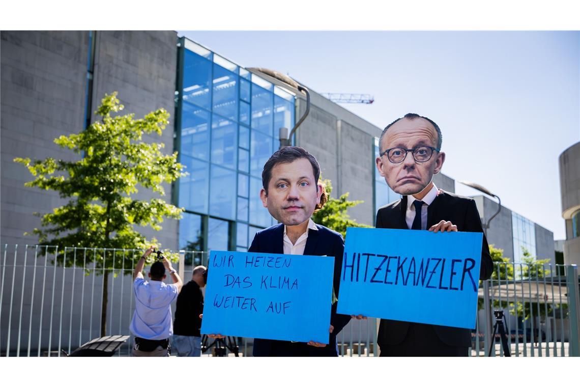 Aktivbisten vor dem Bundeskanzleramt