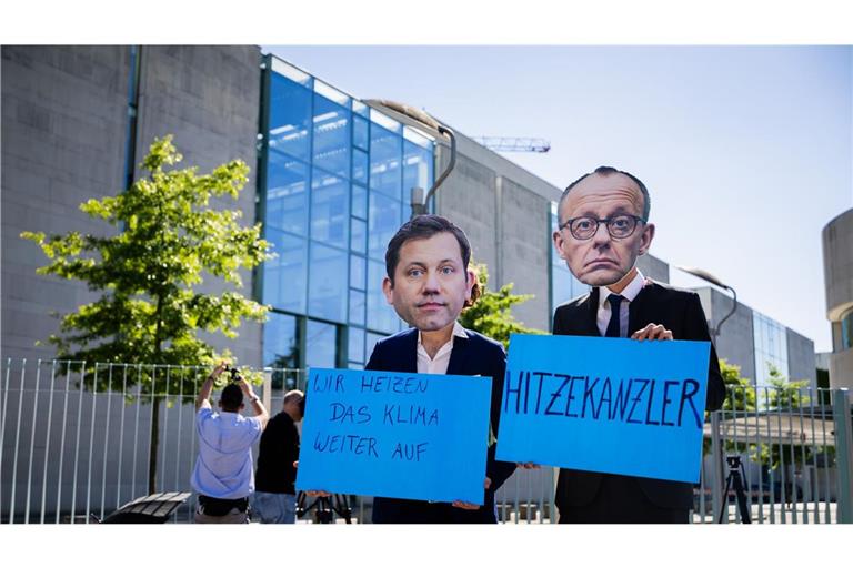 Aktivbisten vor dem Bundeskanzleramt