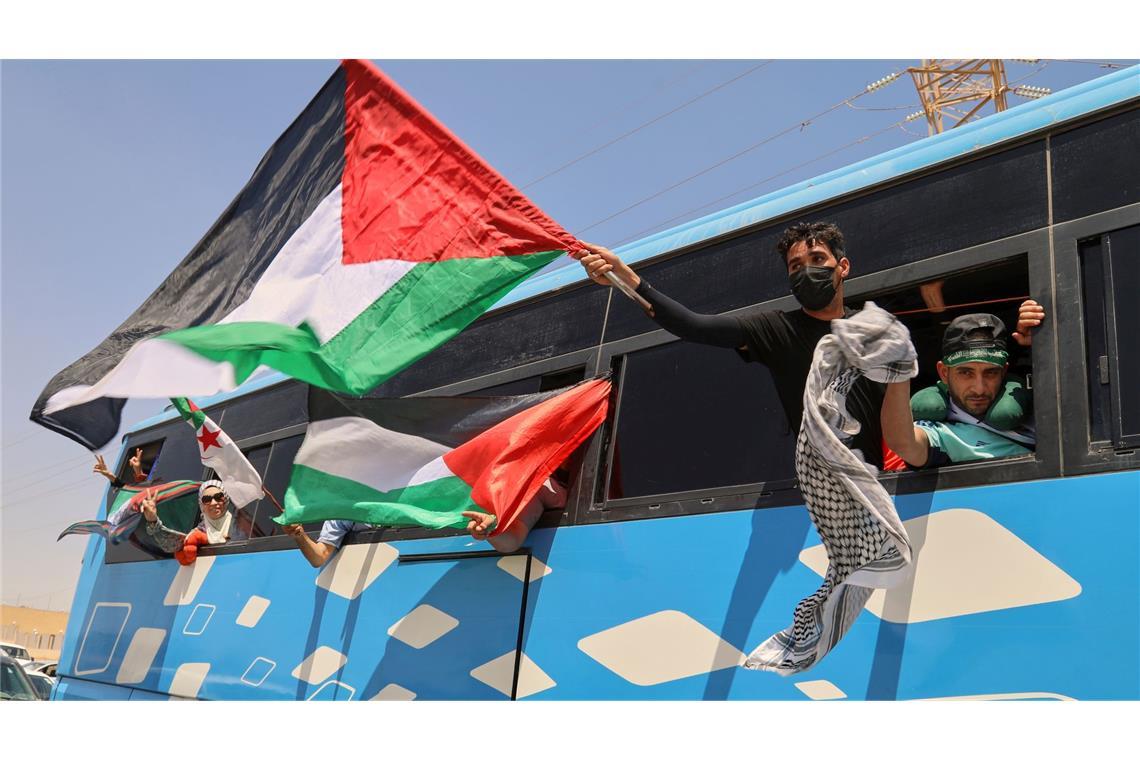 Wachsende Sorge vor Konflikt mit dem Iran Aktivisten wollen am Grenzübergang Rafah gegen Israels Angriffe im Gazastreifen protestieren.