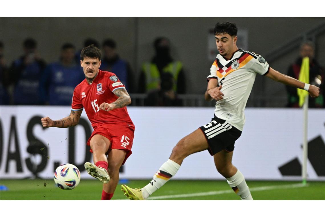 Aleksandar Pavlovic (Note 4,5): Der Konkurrent des überraschend nicht nominierten VfB-Taktgebers Angelo Stiller zeigte in Luxemburg im Mittelfeldzentrum eine schwache Leistung. Immerhin war Pavlovic meist noch ballsicher unterwegs, Struktur und besondere Momente kreierte er aber nicht. Pavlovic ging im deutschen Chaos in Hälfte eins mit unter – in der zweiten Halbzeit wurde es nicht viel besser.