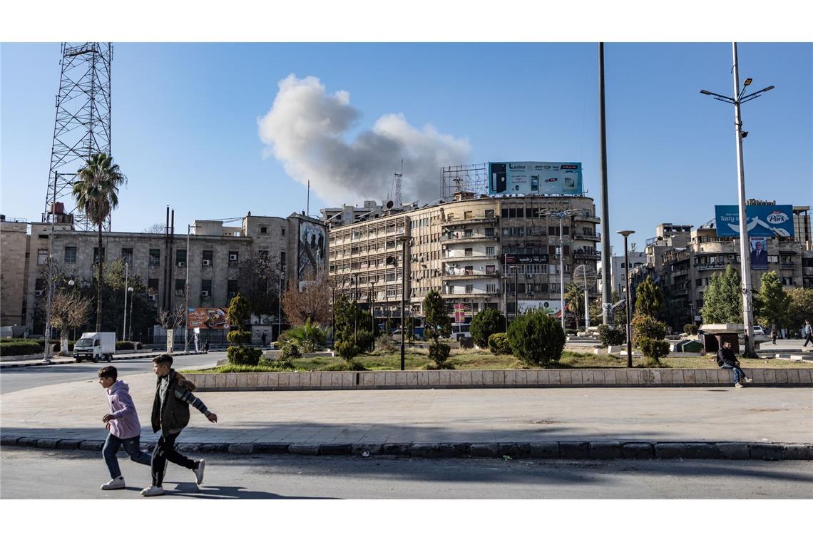Westliche Staaten rufen zur Deeskalation in Syrien auf Aleppo ist erneut zum Schauplatz von Gewalt im langjährigen syrischen Bürgerkrieg geworden.