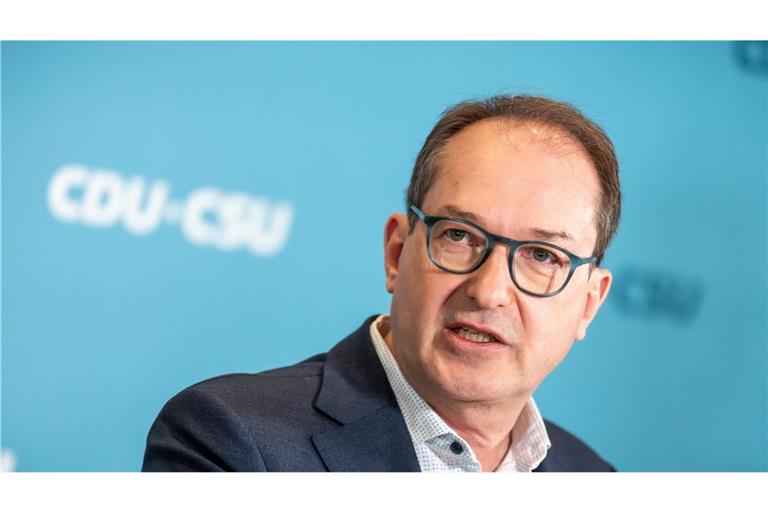 Alexander Dobrindt, der neue Innenminister, erfährt bei seinem Asyl-Vorhaben Unterstützung durch die SPD.
