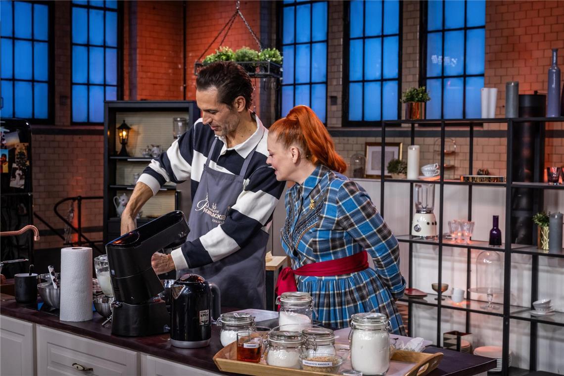 Alexander Mazza (l.); Enie van de Meiklokjes (r.)