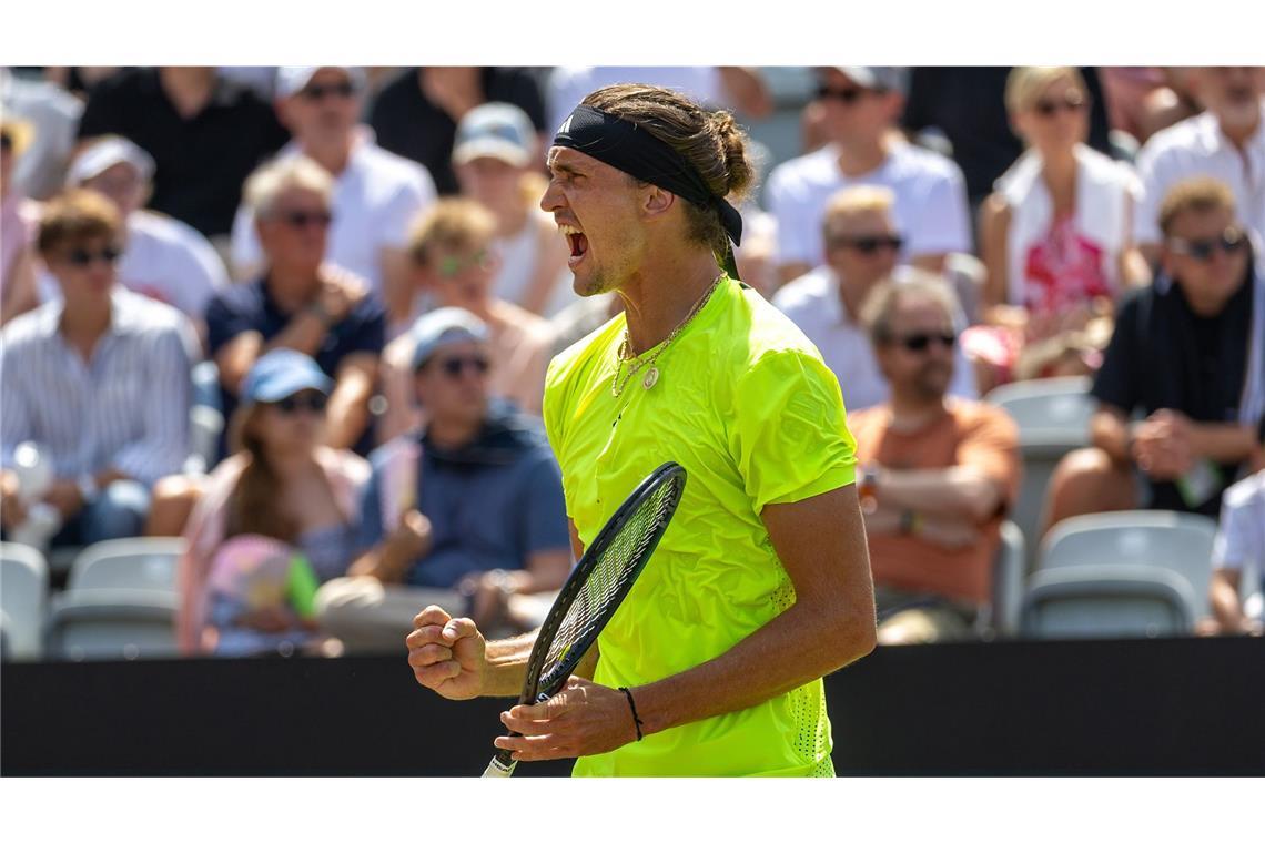 Zverev zieht ins Finale ein – Partie gegen Fritz am Sonntag vorverlegt Alexander Zverev bekommt es im Finale in Stuttgart mit Taylor Fritz zu tun.