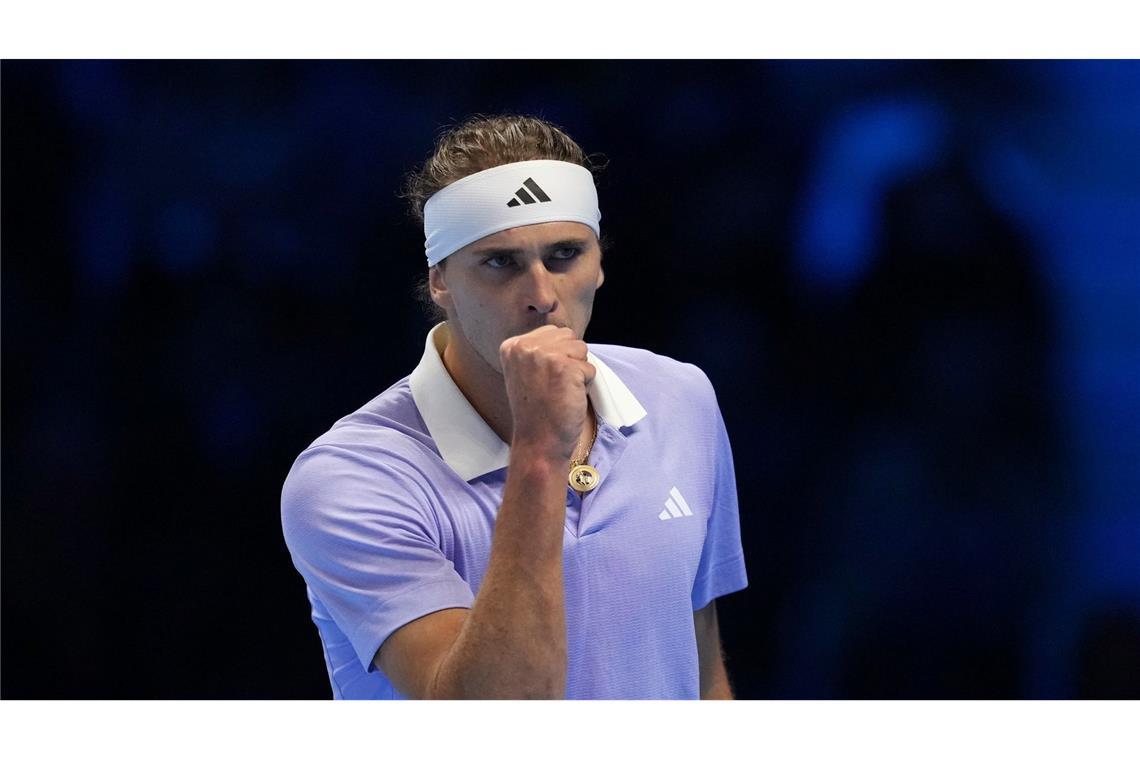 Becker als Zuschauer - Zverev gelingt Auftakt bei ATP Finals Alexander Zverev bestätigt zum Auftakt der ATP Finals seine gute Form.