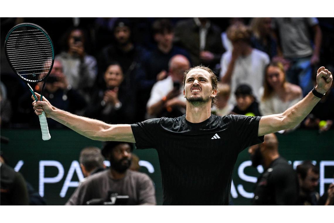 Bilder des Tages Alexander Zverev jubelt nach seinem Sieg gegen Camilo Ugo Carabelli in Paris.