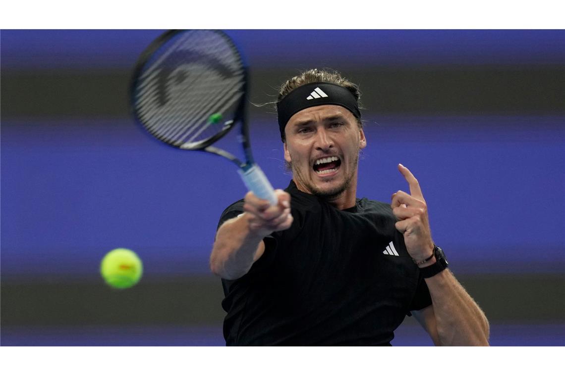 Schrecksekunde für Zverev bei Auftaktsieg in Shanghai Alexander Zverev schafft es mit einiger Mühe in die nächste Runde von Shanghai.