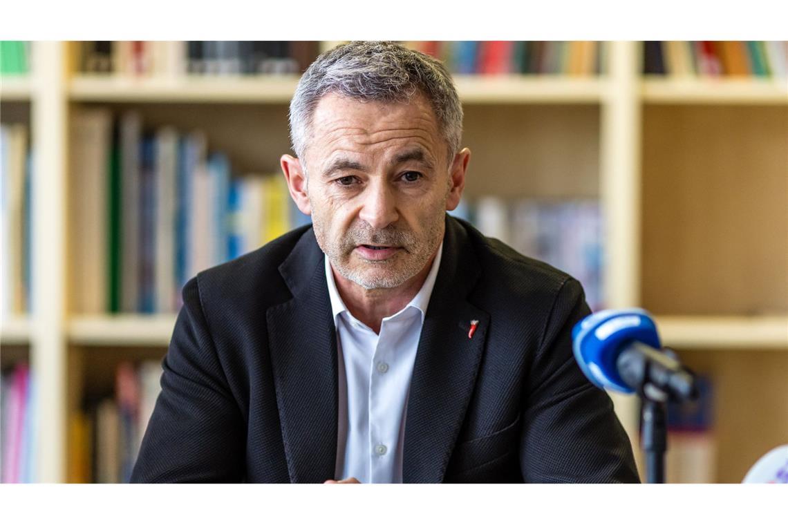 DTB-Präsident Hölzl: „Das menschliche Wohl steht über allem“ Alfons Hölzl, Präsident des Deutschen Turner-Bundes, hat sich zu den Missständen im Frauen-Turnen geäußert.